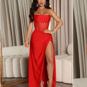 Chic Strapless Red Gown